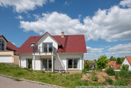 Ansicht1 - Wohnung mieten in Pfaffenhofen - 3 Zi. DG-Whg. * modern * energieeffizient * herrlicher Ausblick * Balkon * ruhige Lage