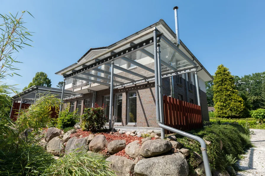 Außenansicht  - Haus kaufen in Stade - Provisionsfrei! Ihr Traumhaus mit Schwimmteich direkt an den Schwingewiesen