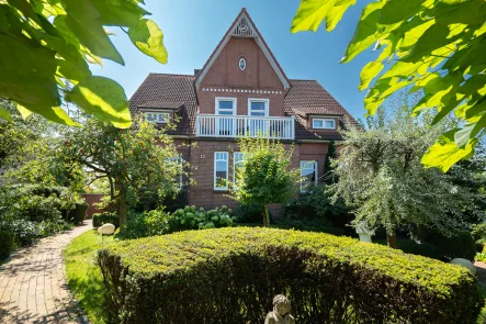 Vorderansicht - Haus kaufen in Jork - Eleganz trifft Historie - prachtvolle Stadtvilla im Alten-Land!