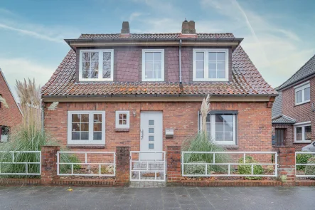 Außenansicht - Haus kaufen in Bremervörde - Charmantes Zuhause mit Garten und viel Potenzial in Bremervörde