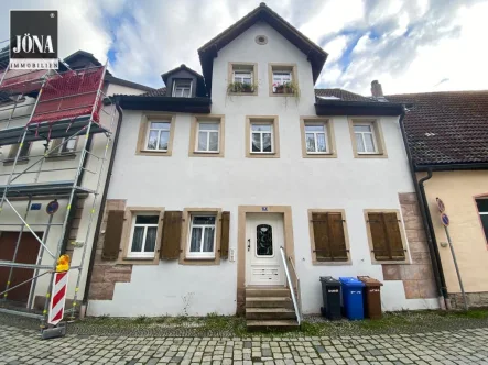  - Haus kaufen in Kulmbach - Kapitalanleger gesucht! Solides 5-Parteienhaus in Innenstadtlage