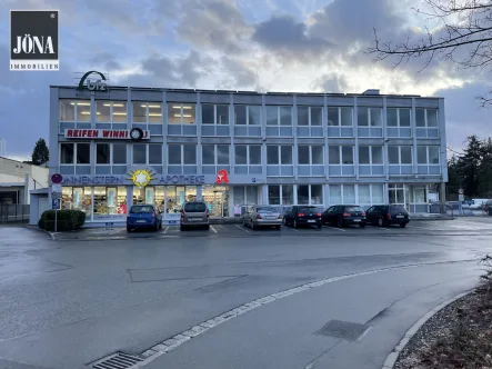  - Büro/Praxis mieten in Kulmbach - Gepflegte Büro/Praxisfläche auf ca. 500 m² mit Stellplätzen und Personenaufzug