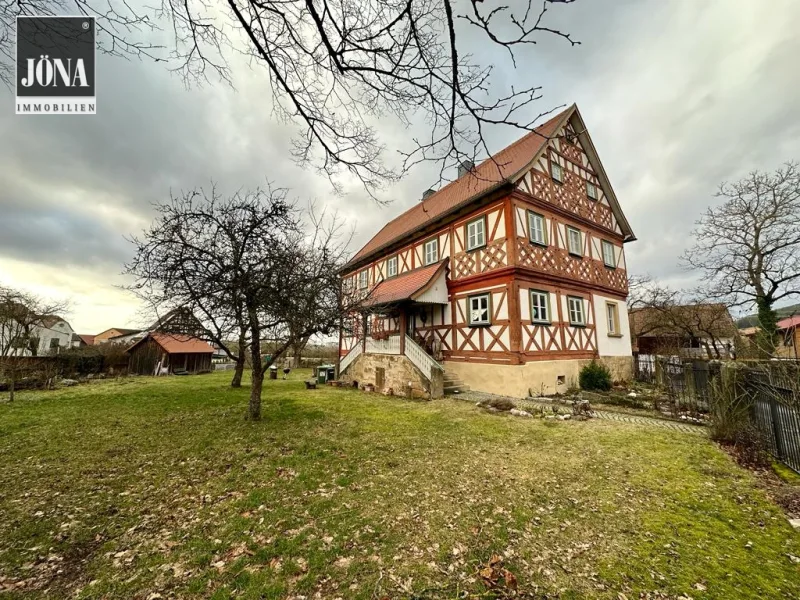  - Haus kaufen in Burgkunstadt / Gärtenroth - Historisches Fachwerkhaus – Ein Stück fränkische Geschichte