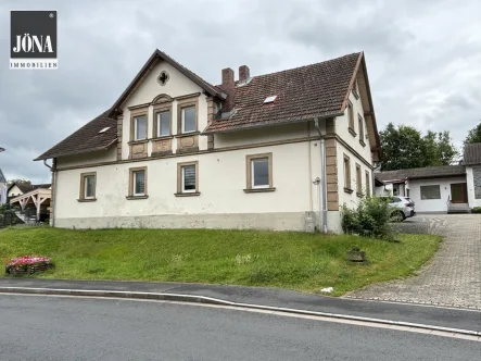 Aussenansicht - Haus kaufen in Kulmbach - Neuer Preis: Geschichtsträchtige Immobilie mit Sandsteinelementen