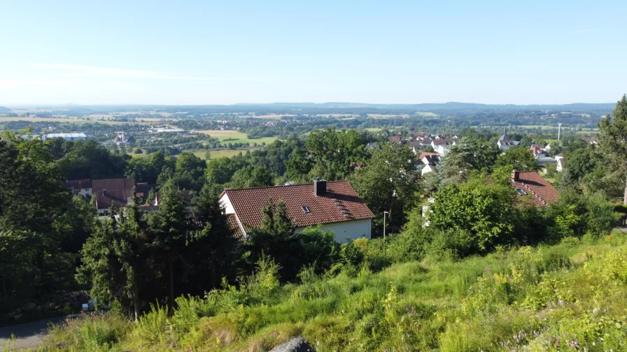  - Grundstück kaufen in Kulmbach / Burghaig - Perfekter Blick über die Mainauen - Einfamilienhausgrundstück für Bebauung