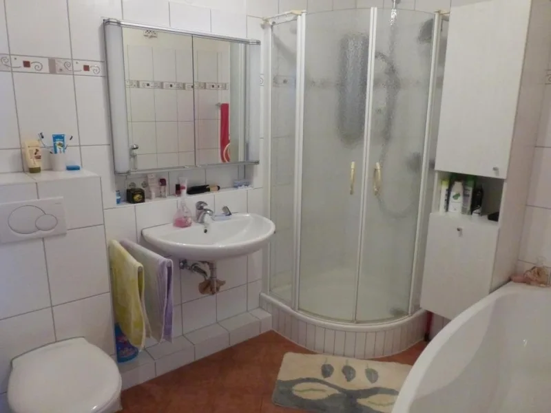 Badezimmer 2. OG rechts