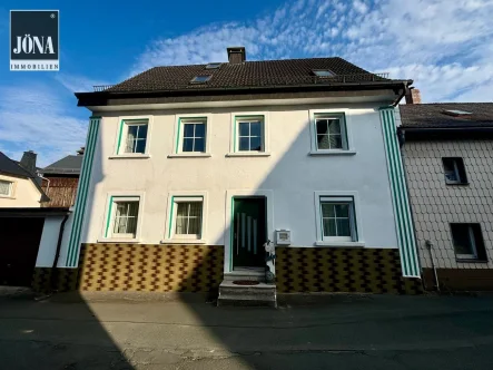  - Haus kaufen in Marktleugast / Marienweiher - Genießen Sie die Natur!Einfamilienhaus mit Garage im südlichen Frankenwald zwischen Bayreuth und Hof gelegen