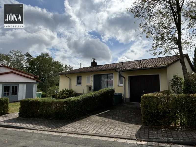 Außenaufnahme - Haus kaufen in Bayreuth - Gepflegtes Ein-/Zweifamilienhaus in ruhiger Lage von Meyernberg