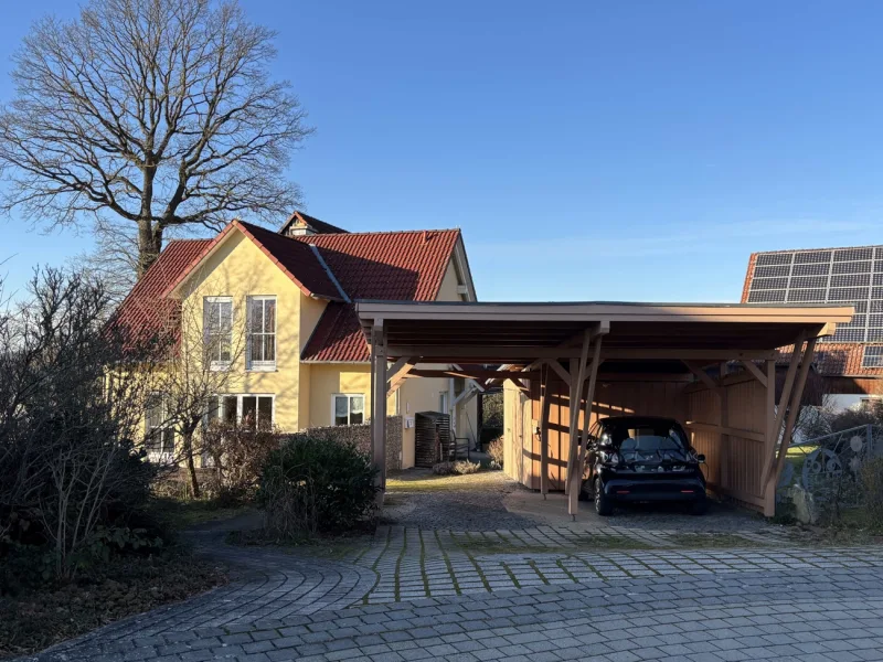 2 Carports und 2 Abstellräume