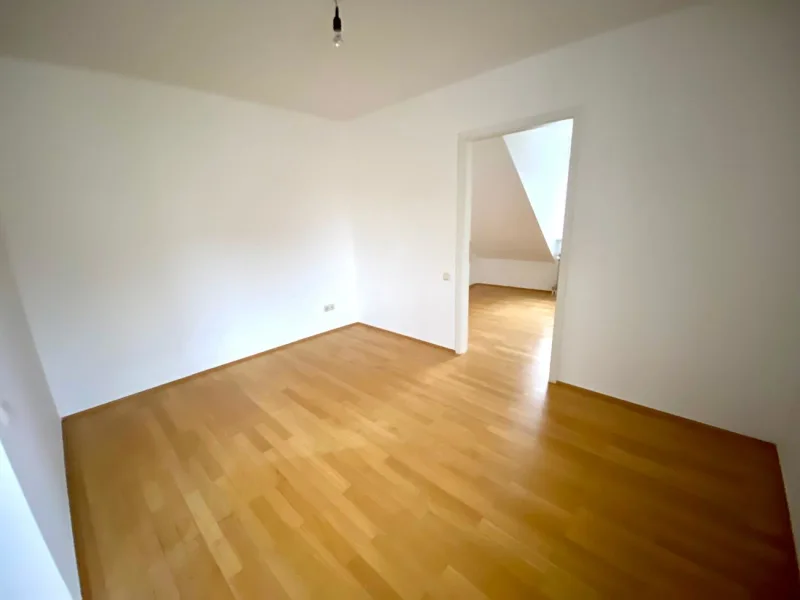 Durchgangszimmer/Büro