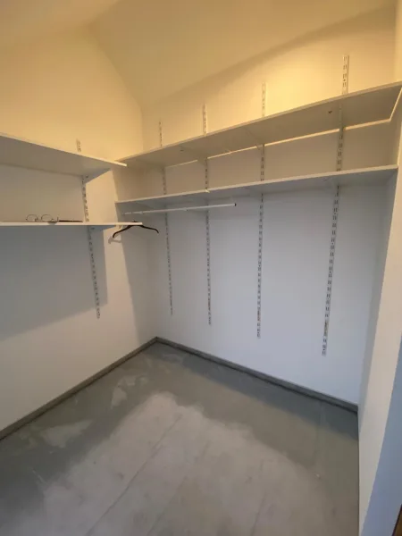 begehbarer Kleiderschrank