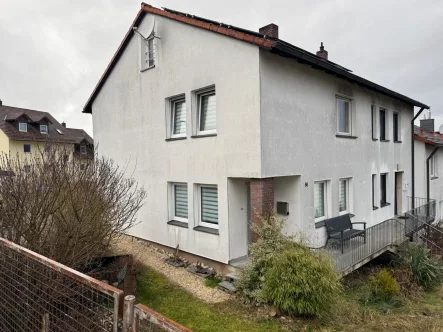  - Haus kaufen in Kulmbach - Modernisiertes Reiheneckhaus in bevorzugter Lage von Kulmbach!