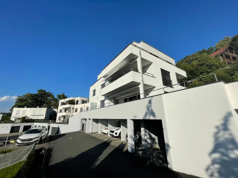 Außenansicht - Wohnung mieten in Kulmbach - Moderne 2-Zimmer-Wohnung mit Balkon und Terrasse in Kulmbach