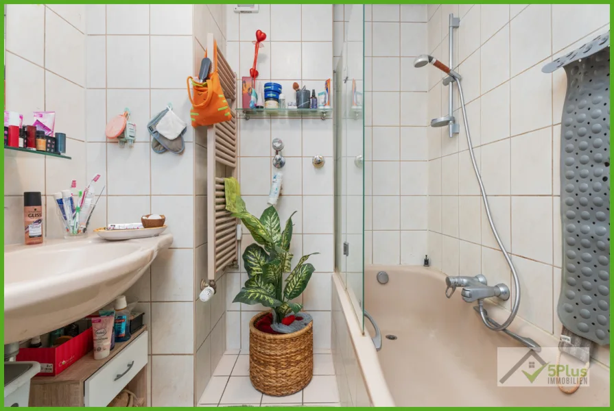 5Plus Immo Wohnung zum Kauf Köln/Lind Badezimmer