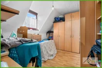 5Plus Immo Haus zum Kauf Düren Birgel Ankleidezimmer DG