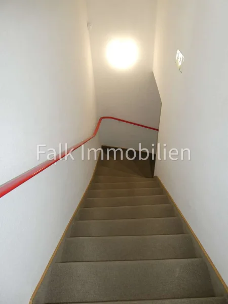 Treppe zum Untergeschoss