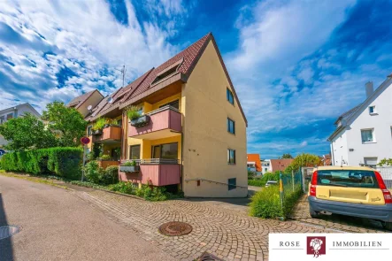 Titelbild - Haus kaufen in Winnenden - Im Herzen von Winnenden!Gepflegtes Reiheneckhaus mit Garage und Stellplatz