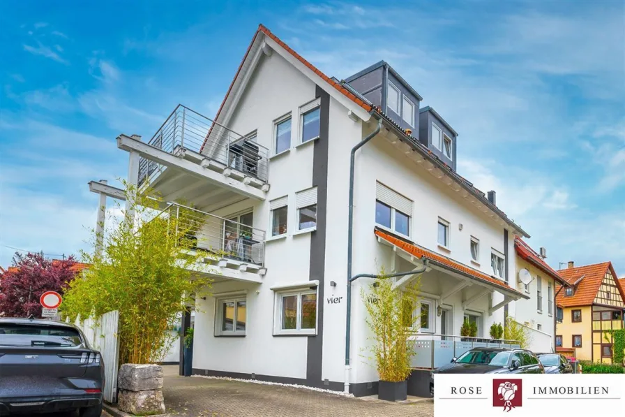 Titelbild - Haus kaufen in Schorndorf , Württ - Wunderschönes und aufgeteiltes 3 Familienhaus / Mehrgenerationenhaus in Schorndorf-Weiler