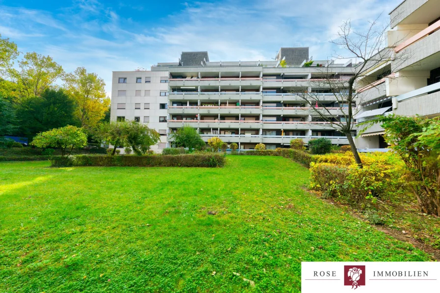 Ansicht Ost - Bild 1 - Wohnung kaufen in Waiblingen - Kapitalanleger aufgepasst!1-Zimmer-Apartment mit Schwimmbad und Sauna im Herzen von Waiblingen