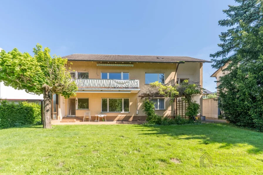 Ansicht - Haus kaufen in Bad Säckingen - Ruhige und zentrale Lage: Mehrgenerationenhaus mit tollem Grundstück