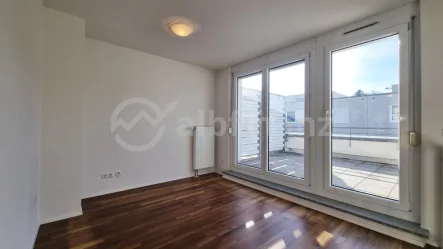 Büro - Haus kaufen in Reutlingen - Ihr eigenes Reihenmittelhaus mit TG und Dachterrasse! Neuwertig, zentrumsnah und einzugsbereit!