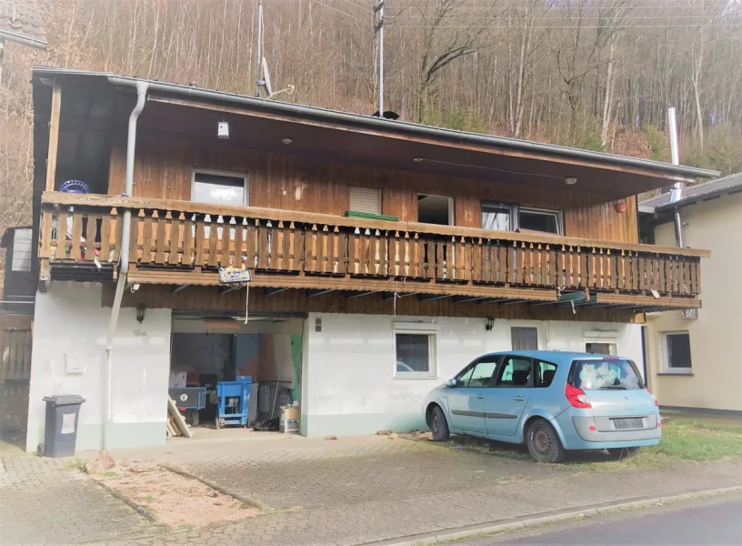 IMG_8805 - Haus kaufen in Nohfelden - Renovierungsbedürftiges Einfamilienhaus mit ELW inNohfelden im Bieterverfahren zu verkaufen