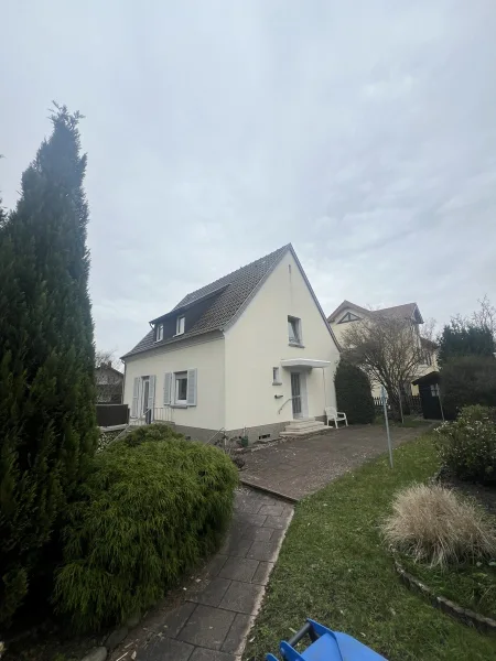 20240326_092317222_iOS - Haus kaufen in Sankt Ingbert - Freistehendes Einfamilienhaus mit großem Garten in ruhiger Lage von St. Ingbert