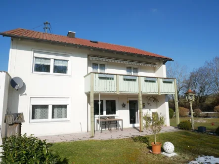 aussenansicht süden - Haus kaufen in Hilgertshausen-Tandern - Charmantes Haus mit Potenzial & Traumgrundstück in HILGERTSHAUSEN