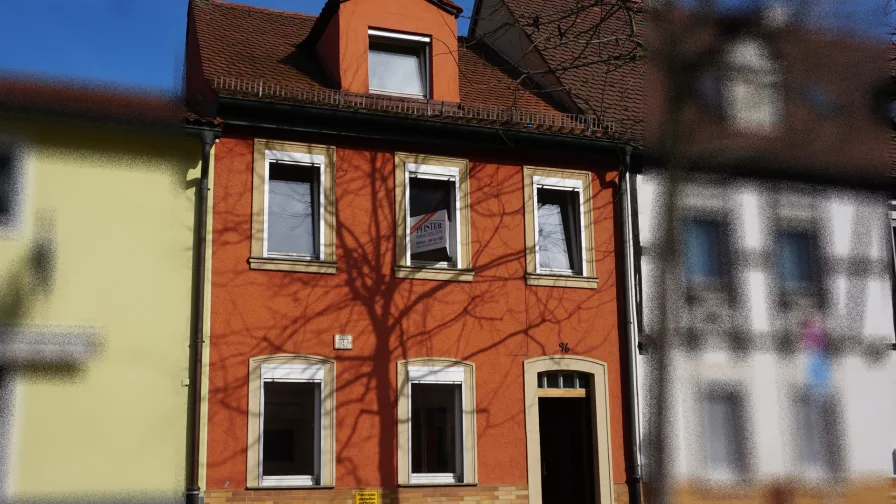 Außenansicht - Haus kaufen in Bamberg - Charmantes, sanierungsbedürftiges Einfamilienhaus in Gaustadt