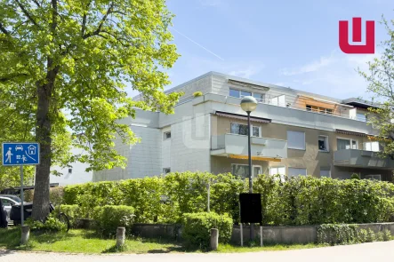 Außenansicht - Wohnung mieten in Gröbenzell - WINDISCH IMMOBILIEN - Teilmöbilierte 2-Zi-Wohnung mit umlaufender Dachterrasse in Gröbenzell - Nord!