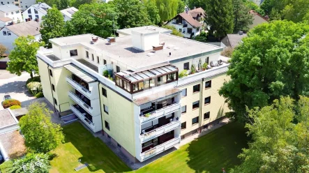 Aussenansicht - Wohnung mieten in Gröbenzell - Renovierte Dreizimmerwohnung mit Lift in zentraler Lage von Gröbenzell - frei ab sofort!