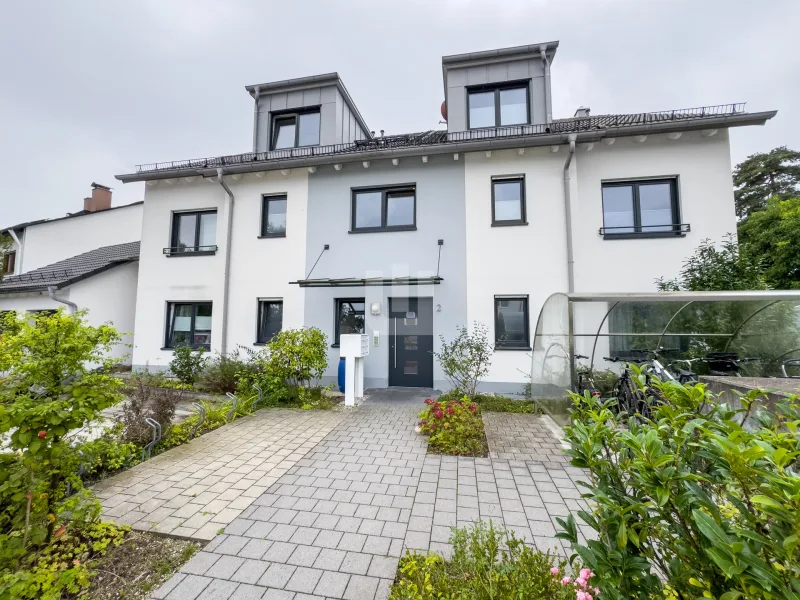 Hausansicht - Wohnung mieten in Fürstenfeldbruck - WINDISCH IMMOBILIEN - Neuwertige Dreizimmerwohnung mit Einbauküche und großem Südbalkon