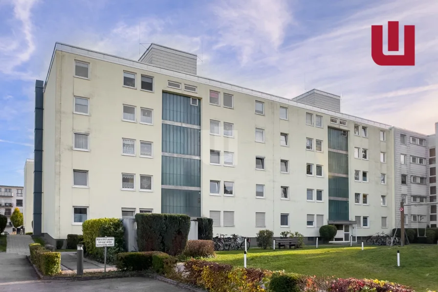 Außenansicht - Wohnung mieten in Germering - WINDISCH IMMOBILIEN - Neu renoviertes Appartement mit EBK & Balkon in Germering für eine Person!