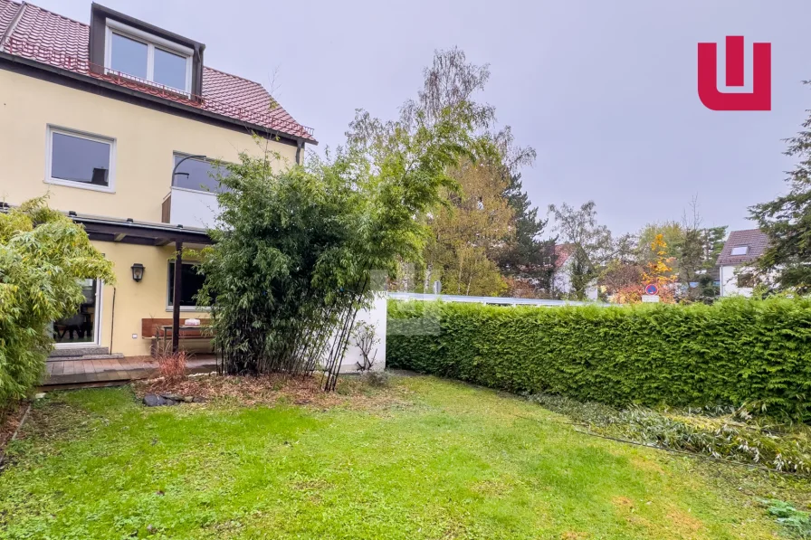 Außenansicht - Haus mieten in Gröbenzell - WINDISCH - Modern saniertes Reiheneckhaus mit EBK in ruhiger Anliegerstraße ab 01.01.2025