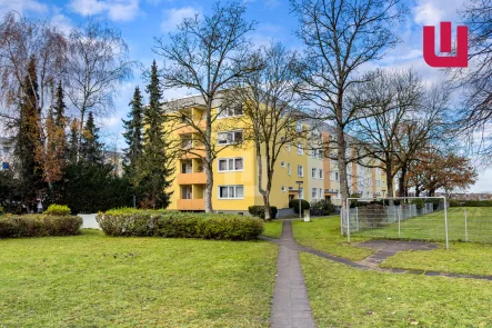 Außenansicht - Wohnung kaufen in Fürstenfeldbruck - WINDISCH - PROVISIONSFREI! Vermietetes Appartement in gepflegter Wohnanlage von Fürstenfeldbruck