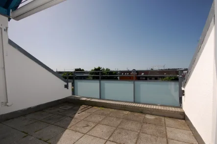 Dachterrasse - Wohnung mieten in Sauerlach - 'Home Office und Living pur' - zeitlos schöne Süd-Dachterrassenwohnung