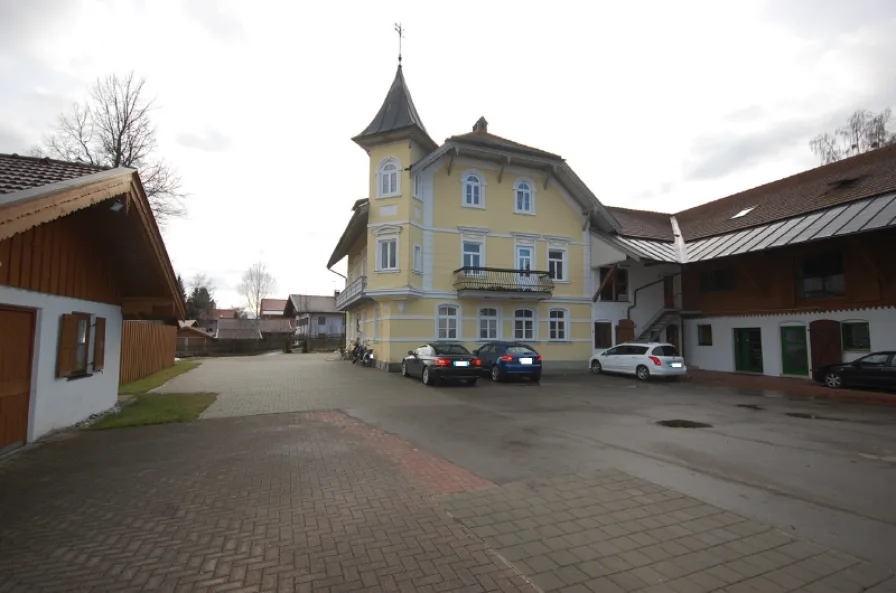 Hausansicht - Wohnung mieten in Sauerlach - Voll möblierte 1 Zimmer-Maisonettewohnung in Arget nur für 1 Person!