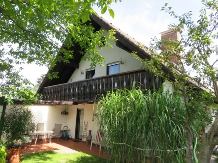 Balkonansicht - Haus kaufen in Diedorf / Anhausen - Schönes, gepflegtes Haus mit herrlichem Garten in ruhiger Ortsrandlage!