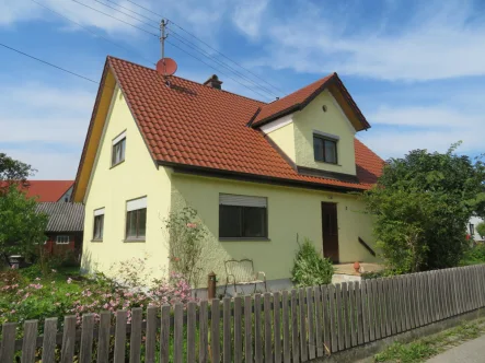 Ansicht - Haus kaufen in Gessertshausen - Ideal für Bastler -  viel Platz und viel Gestaltungsfreiraum!