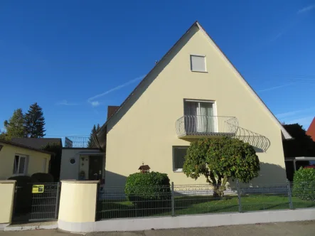 Ansicht Süden - Haus kaufen in Stadtbergen / Deuringen - Ideal für Jung und Alt! Begehrte, ruhige Lage in Deuringen!