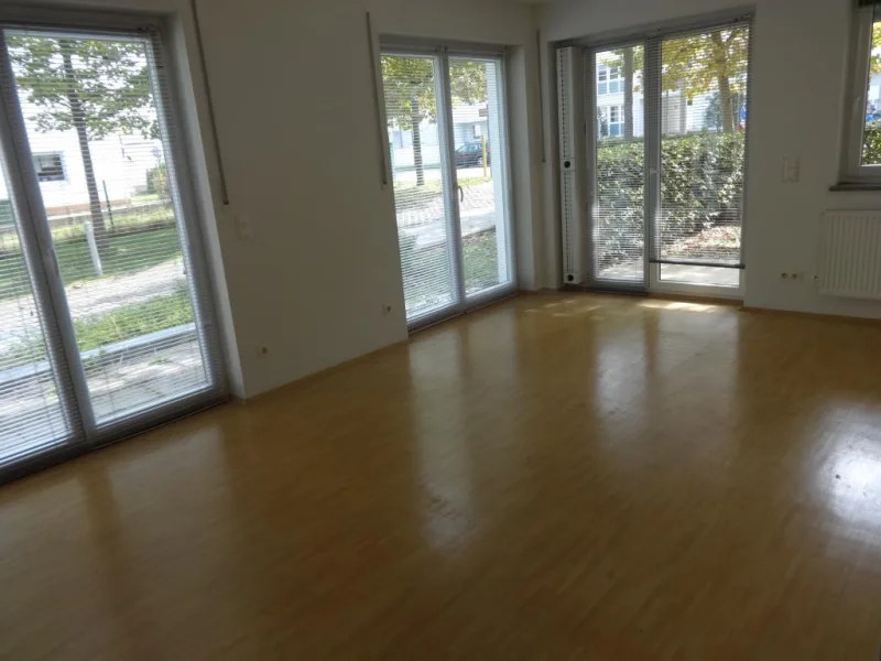 Wohnen/Schlafen - Wohnung mieten in Regensburg - 1-Zimmer-Appartement mit Terrasse im Regensburger Westen - Nähe KH Barmherzige Brüder