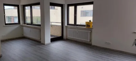 Wohnen/Schlafnische - Wohnung mieten in Regensburg - NUR für Singles: helles, Appartement mit Balkon, ruhige Lage in R- Merkurstraße 