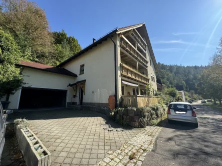 Haus mit Garage - Haus kaufen in Rieden - Attraktives Mehrfamilienhaus im malerischem Rieden – ideal für große Familien und Investoren