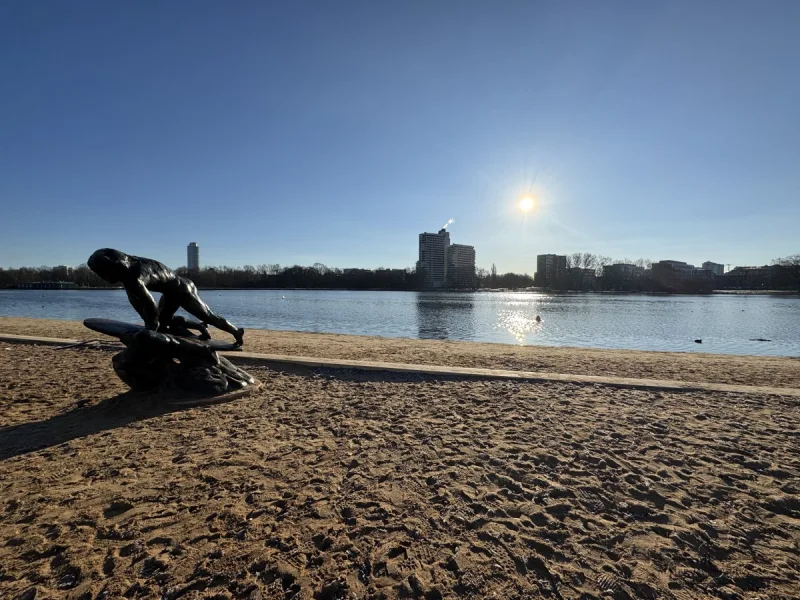 Erholungsgebiet Wöhrder See - Wohnung kaufen in Nürnberg - Stadtnah, strandnah: 2 Balkone, Stellplatz und die perfekte Lage – bereit für Ihren Feinschliff!