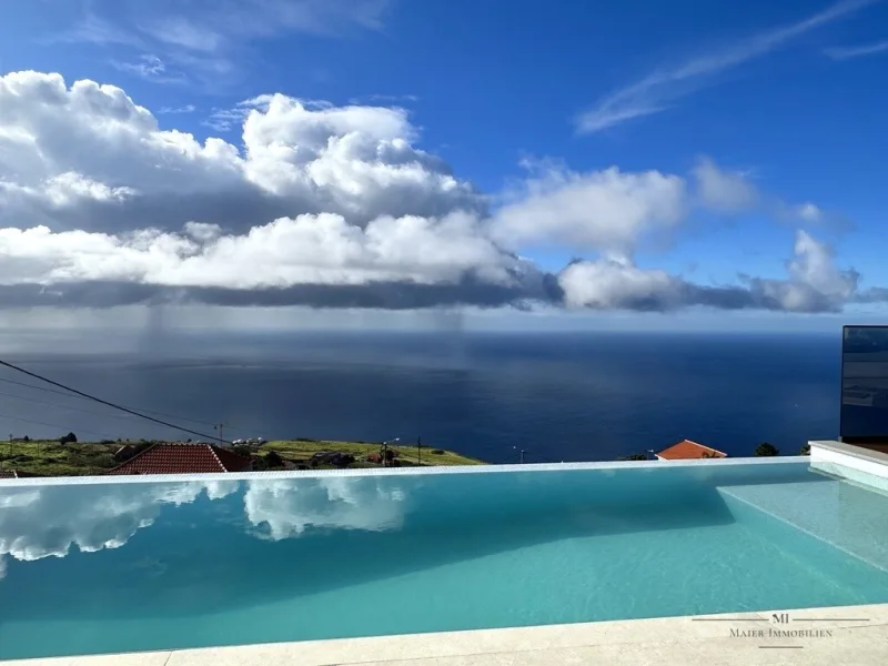 Pool - Haus kaufen in Prazeres - Luxuriöse Villa mit Meerblick, modernem Stil und hochwertiger Ausstattung