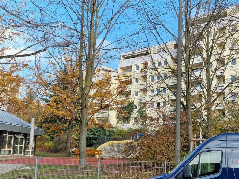 Aussenansicht - Wohnung kaufen in Fürth - Renovierte 2 Zimmerwohnung mit Tiefgarage.