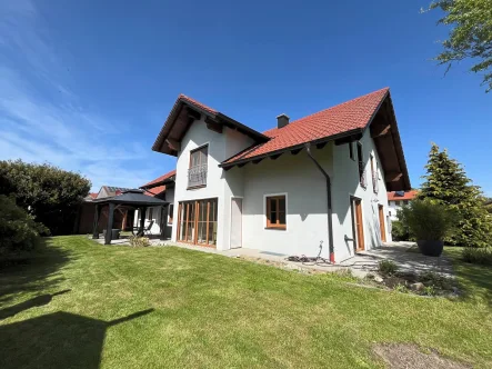 Ansicht Südost - Haus mieten in Isen / Lichtenweg - Viel Platz für die Familie & ein traumhafter Ausblick!