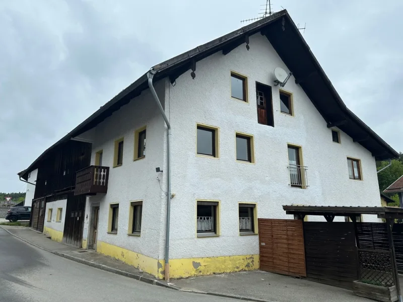 Außenansicht - Haus kaufen in Saldenburg - Einfamilienhaus Nähe Tittling / Thurmansbang