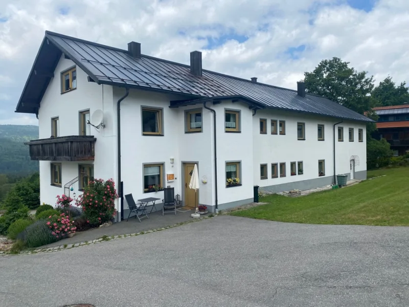 Hausansicht 3 - Haus kaufen in Mauth - Frühstückspension – Mehrfamilienhaus Bayr. Wald Nähe Mauth