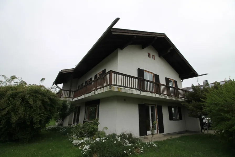 Ansicht Balkon - Haus kaufen in Bad Reichenhall - Bad Reichenhall – Türk: Einfamilienhaus Baujahr 1968, ideal für Großfamilie